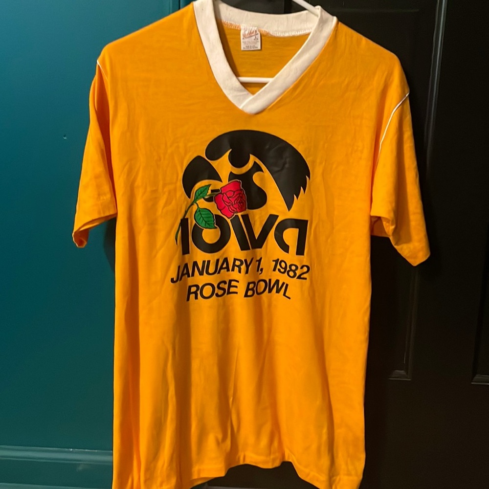 January 1, 1982 Rose Bowl V-Neck Tee
